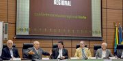 O Governador Siqueira Campos durante conferÃªncia em BelÃ©m: "Se nÃ£o mudarmos e melhorarmos essas questÃµes a misÃ©ria vai continuar imperando"