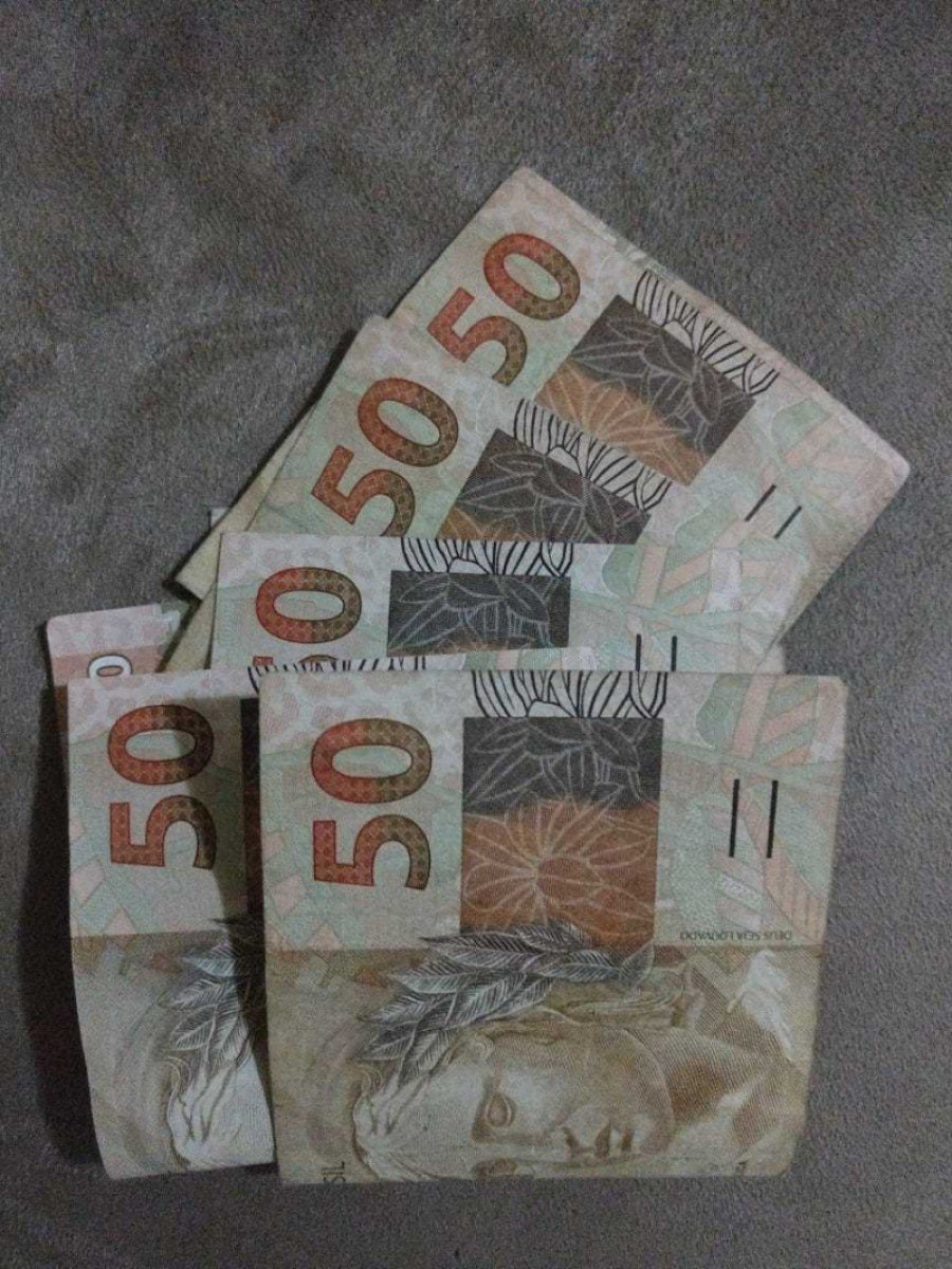 Dinheiro recuperado pela PM em AraguaÃ­na