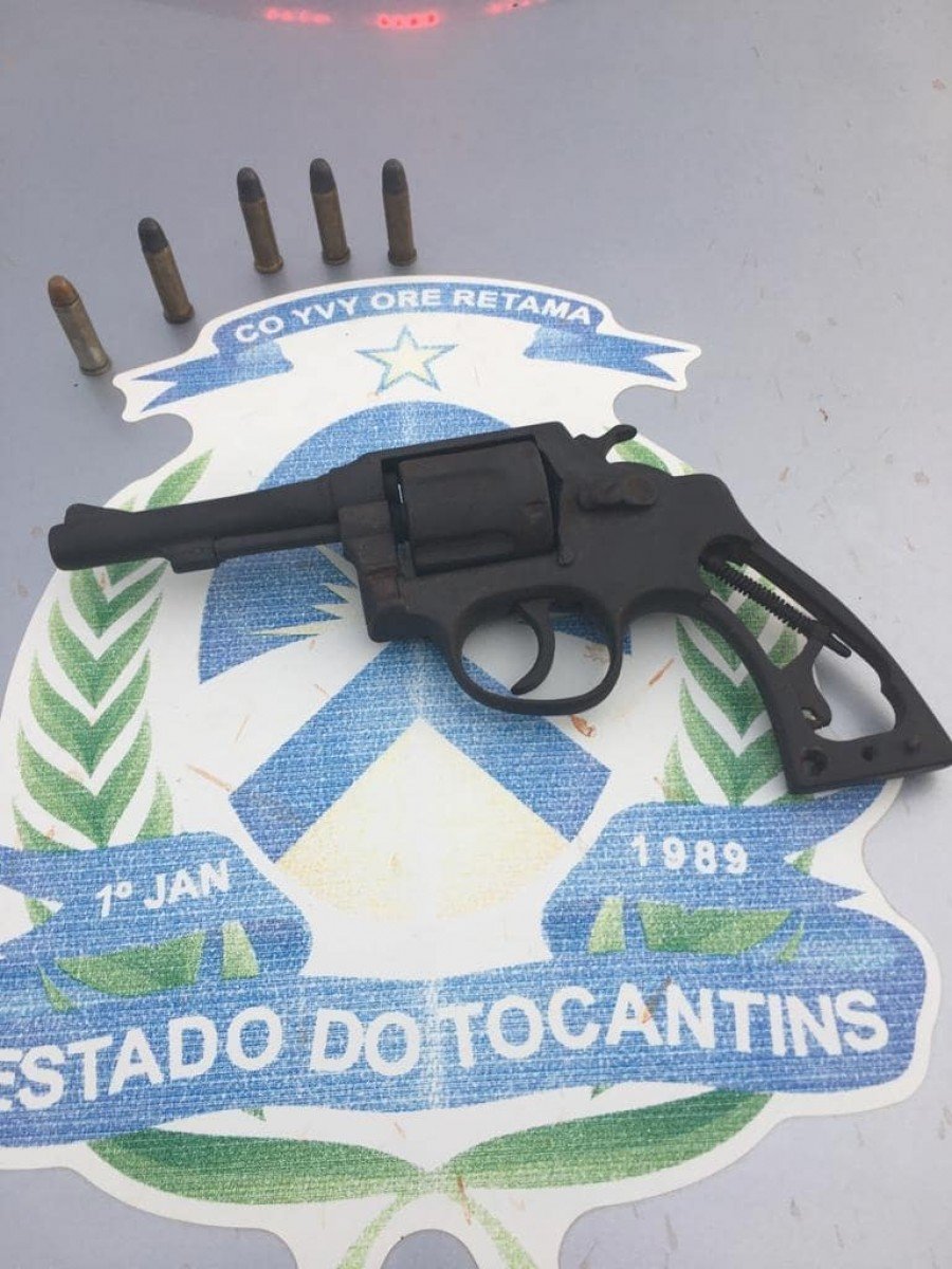 RevÃ³lver calibre 38 e muniÃ§Ãµes foram apreendidos em posse de homem preso pela PM em Santa FÃ© do Araguaia por porte ilegal de arma de fogo