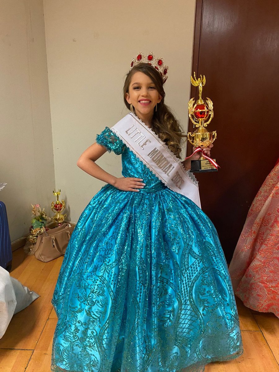 Maria Clara Peterson ganhou o concurso Little Mundial 2022, que quer dizer Mini Miss Mundial (Foto: Divulgação)