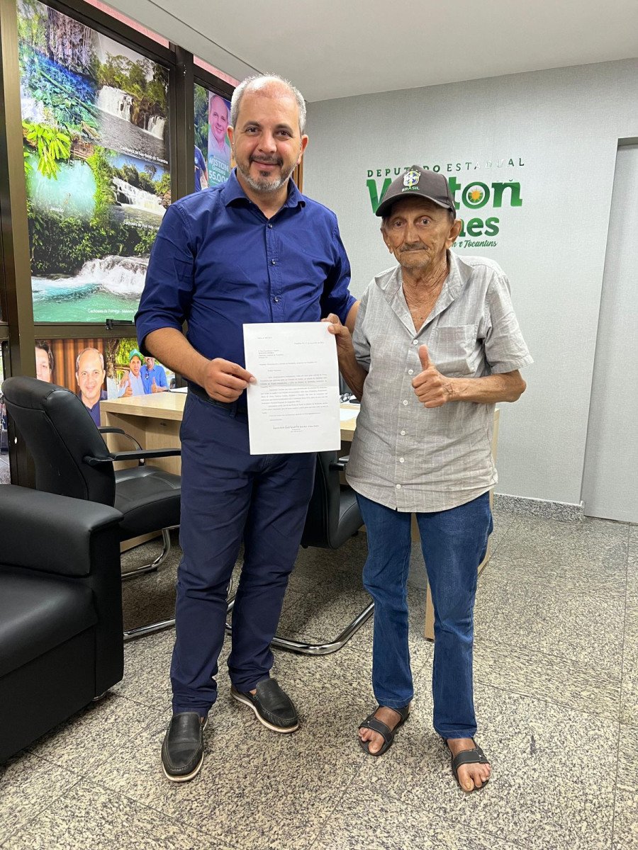 Deputado Wiston Gomes com ex-vereador Chico Doido (Foto: Abmael Milhomem)