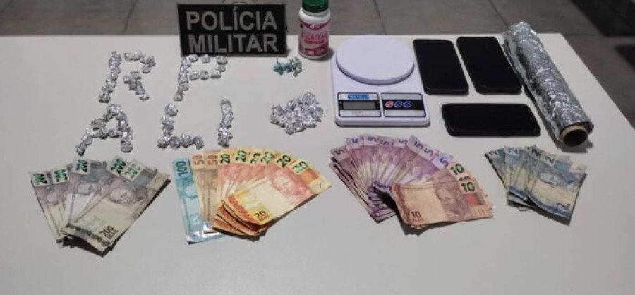 Polícia Militar prendeu dois indivíduos por tráfico de drogas em Sampaio (Foto: Ascom 9º BPM)