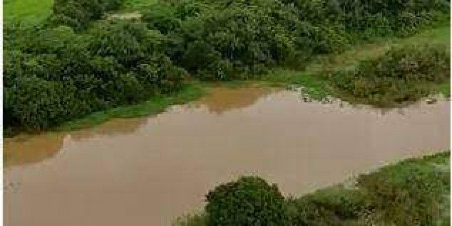 Imagem aérea do helicóptero que faz buscas pelas vítimas no rio Araguaia (Foto: Reprodução)
