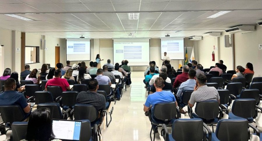 Profissionais de contabilidade de Augustinópolis recebem capacitação ministrada pelos servidores do TRE-TO (Foto: Divulgação)