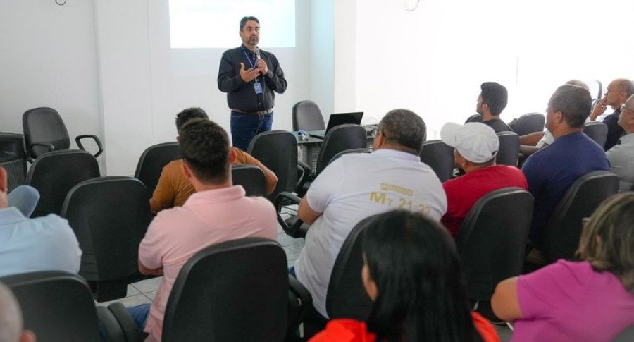 Comunidade, pré-candidatos e representantes de partidos políticos recebem informações do TRE-TO em Tocantinópolis sobre processo eleitoral