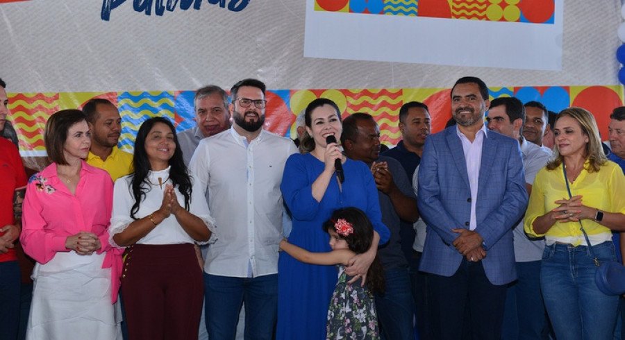 Prefeita Cinthia Ribeiro citou todos os prefeitos antecessores e falou do quanto Palmas ainda tem potencial de desenvolvimento (Foto: Lia Mara)