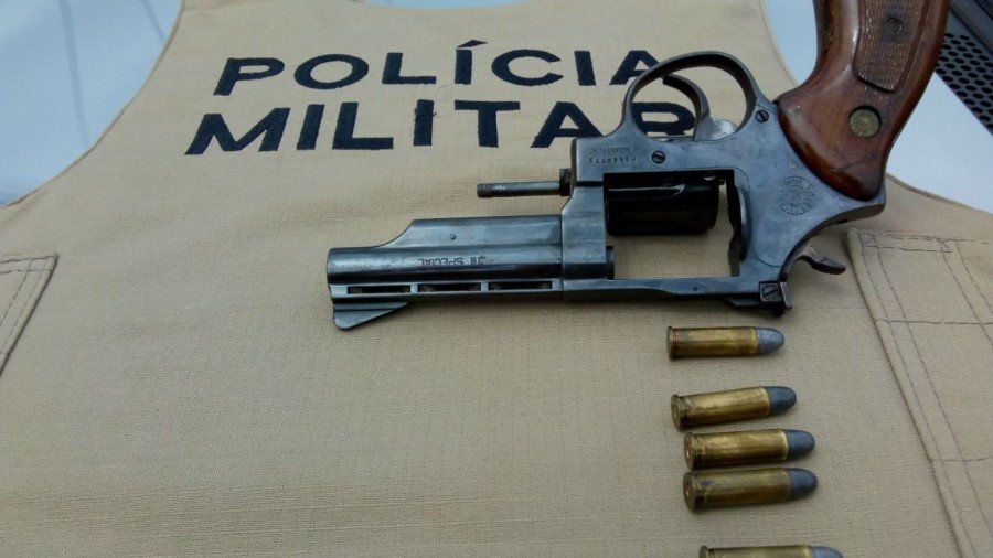 Arma apreendida em ColmÃ©ia por militares do 7Âº BPM (Foto: DivulgaÃ§Ã£o PMTO)