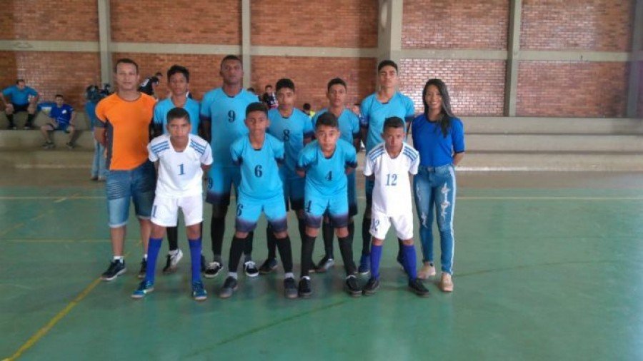 Equipe de futsal do ColÃ©gio Estadual Ãrio de Oliveira de SÃ£o SebastiÃ£o do Tocantins