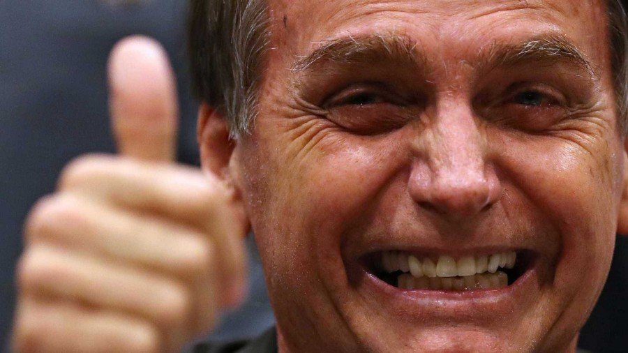 A campanha de Jair Bolsonaro (PSL) reforÃ§ou a seguranÃ§a na casa do presidenciÃ¡vel na zona oeste do Rio com equipamentos de uso militar (Foto: Reuters)