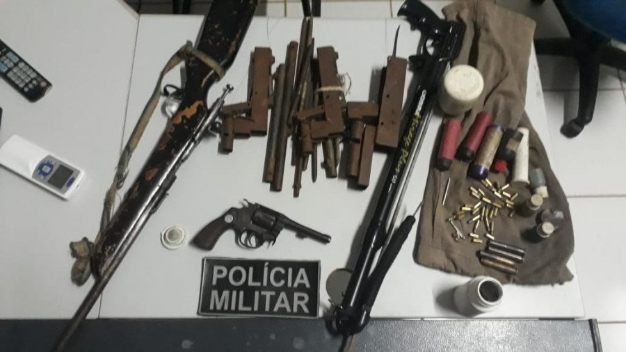 PM apreendeu armas de fogo, muniÃ§Ãµes e objetos de pesca predatÃ³ria em Pedro Afonso