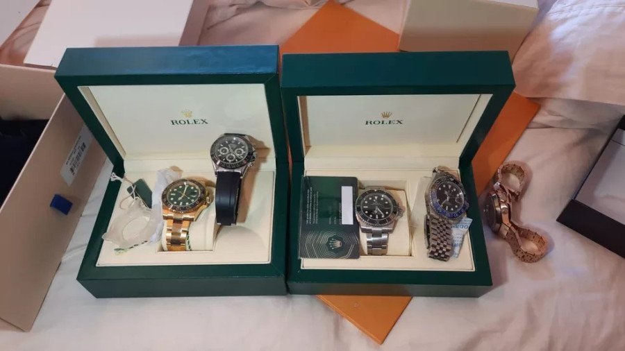 Relógios de luxo encontrados durante a operação 