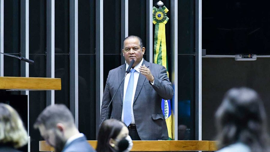Eduardo Gomes, líder do governo Bolsonaro no Congresso foi flagrado em mensagens com empresário investigado pela PF (Foto: BSB de Fato)