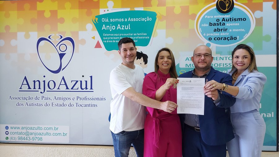 Assinatura do contrato entre servir e clínicas (Foto: Angelica Lima/Governo do Tocantins)