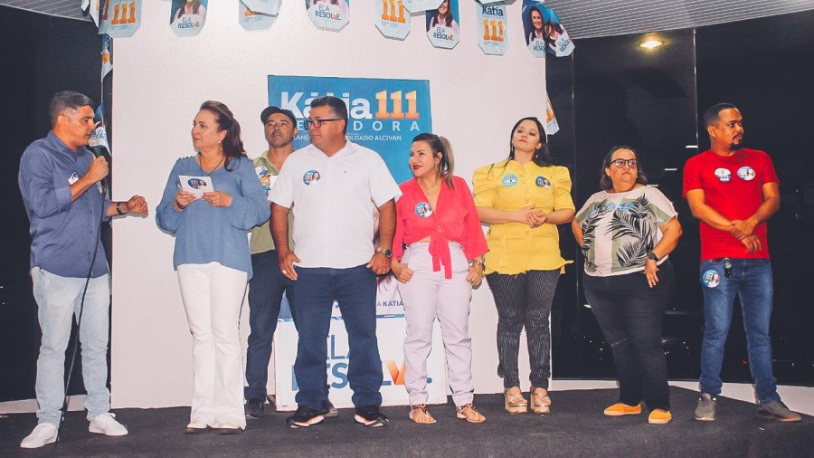 Kátia recebe apoio de candidatos do PSDB (Foto: Divulgação)