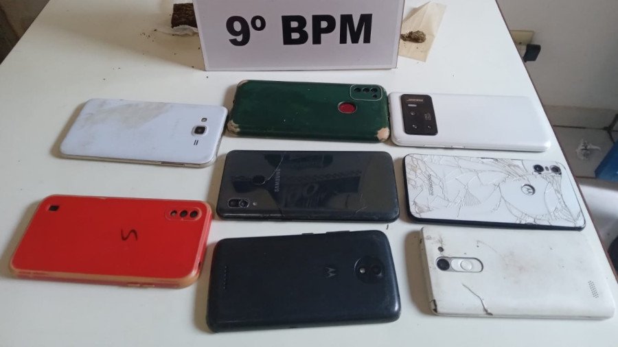 Aparelhos celulares apreendidos pela PM (Foto: 9º BPM)