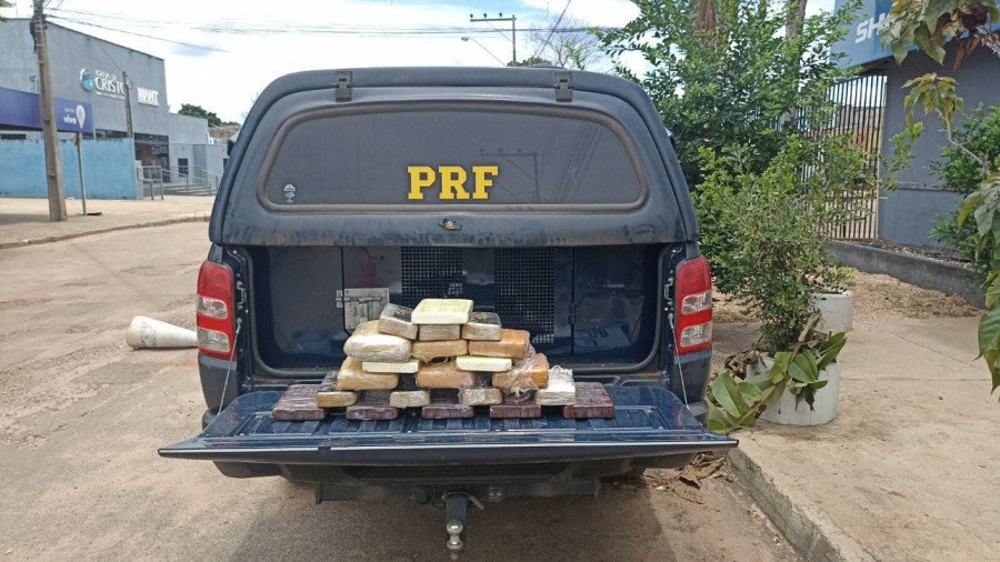 Tabletes de drogas apreendidos pela PRF (Foto: Divulgação/PRF)