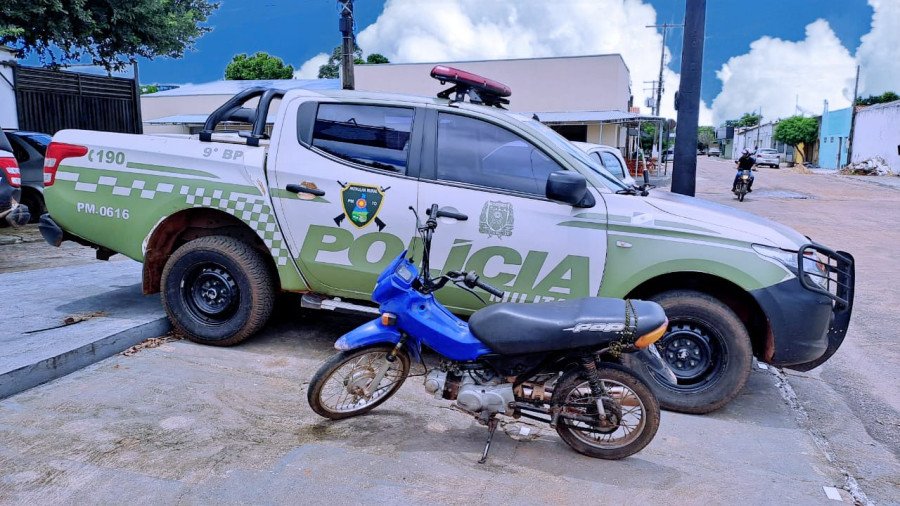 Motocicleta apreendida pela Polícia Militar em Buriti do Tocantins (Foto: Divulgação/PM)
