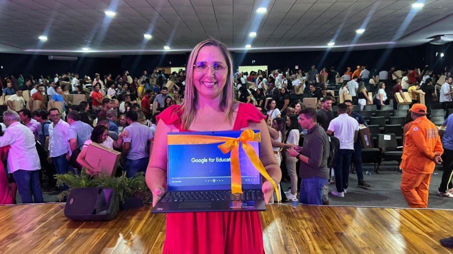 A professora Maria Júlia Xavier, de Buriti do Tocantins, diz que esse é um momento histórico para a educação do Tocantins (Foto: Marcos Veloso)