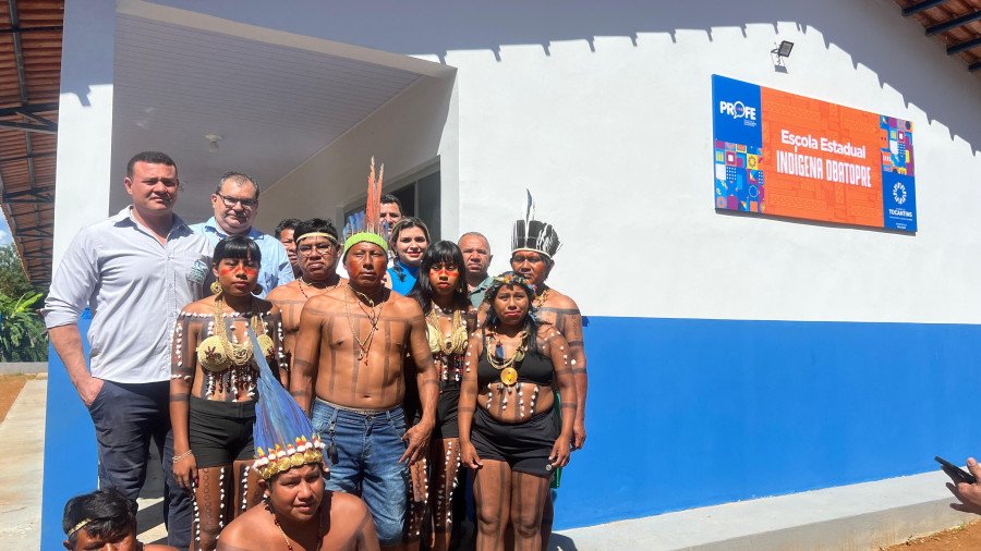 Toda a aldeia se mostrou muito satisfeita com a entrega da escola (Foto: Seduc/Governo do Tocantins)