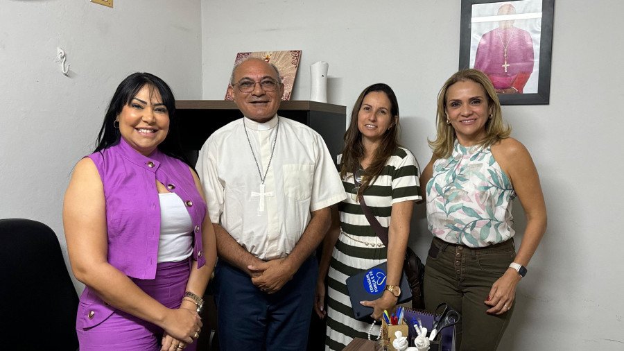 Janad Valcari, Arcebispo Dom Pedro, Solange Alves e Laudecy Coimbra (Foto: Divulgação)