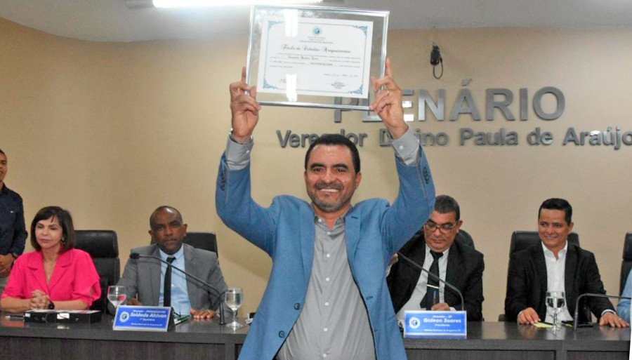 Governador Wanderlei Barbosa disse que título de cidadão aumenta ainda mais seu compromisso com Araguaína (Foto: Divulgação)