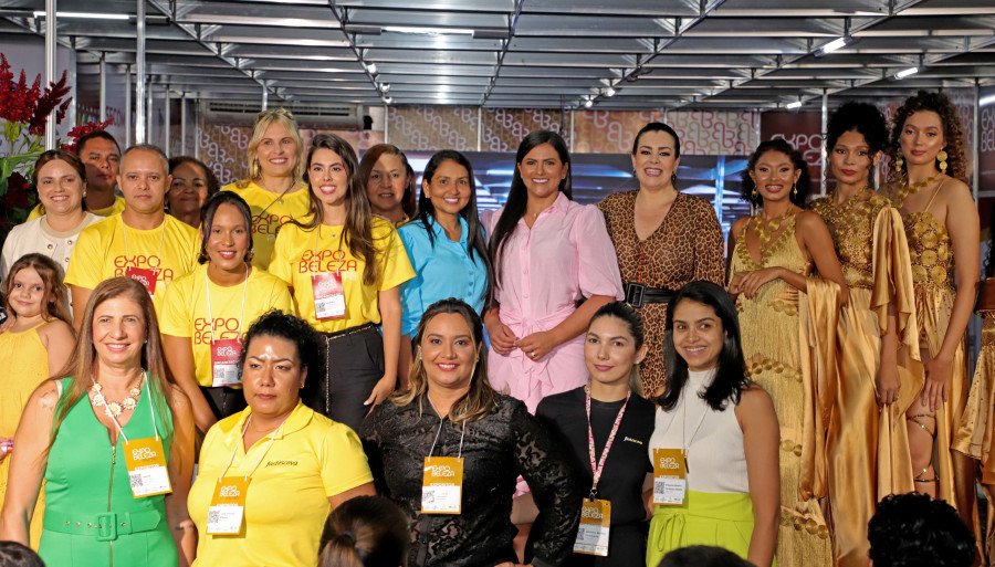 Primeira-dama Karynne Sotero participa do encerramento da ExpoBeleza Palmas (Foto: Loise Maria)