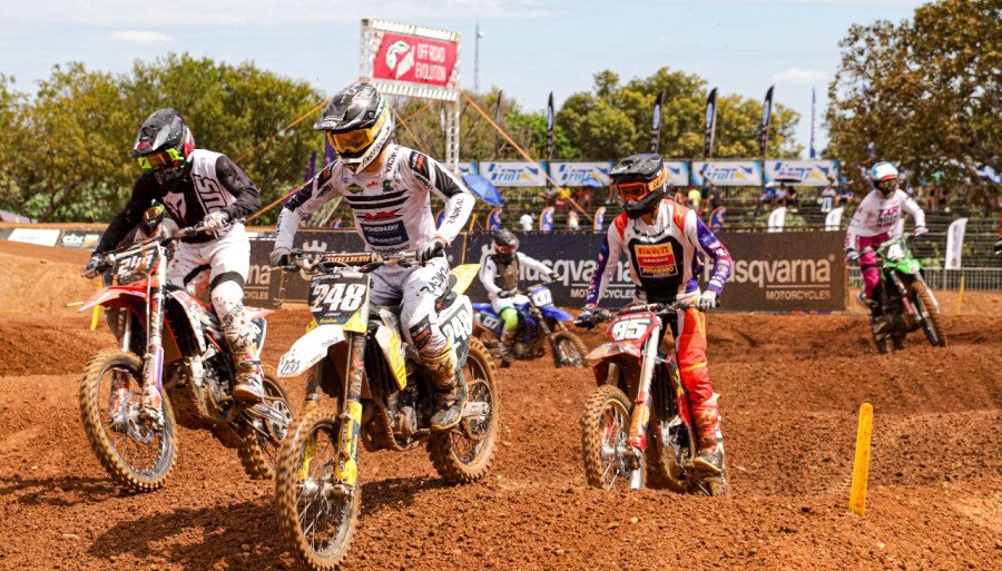 Com o apoio do Governo, Palmas recebeu pilotos de 12 países na 4ª etapa do Campeonato Brasileiro e abertura do Estadual de Motocross