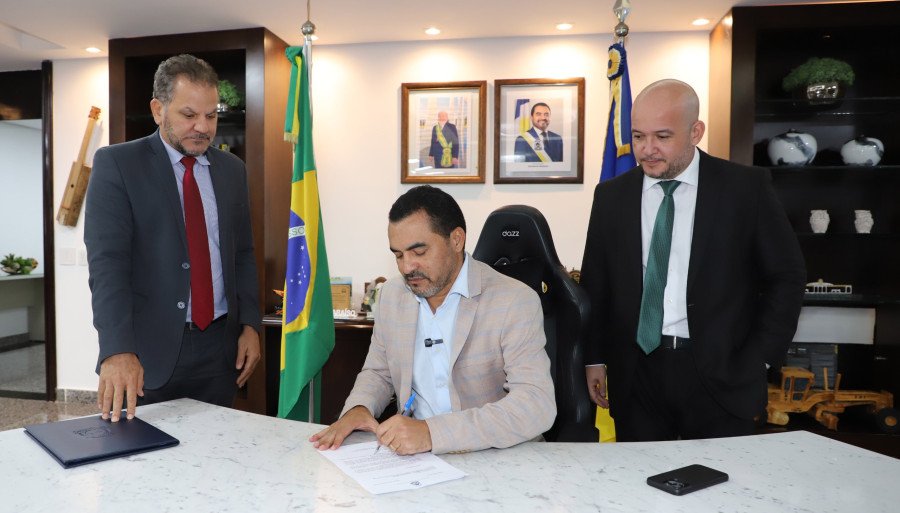 Governador Wanderlei Barbosa autoriza o pagamento das progressões funcionais referentes aos anos de 2022 e 2023 (Foto: Esequias Araújo)