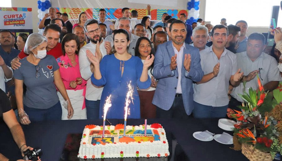 Governador acompanhou e realizou com a prefeita de Palmas, Cinthia Ribeiro, o corte do bolo em celebração aos 33 anos da capital