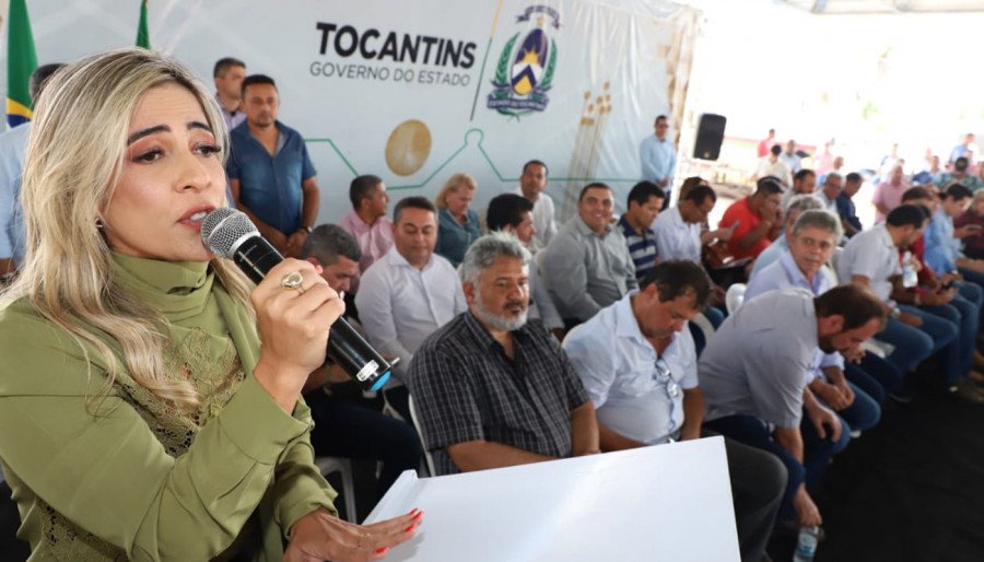 Prefeita de Xambioá, Patrícia Evelin, destacou a atenção do Governo do Tocantins com as demandas de infraestrutura do município