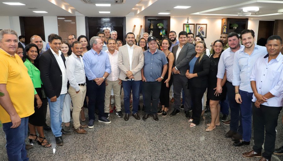 Governador recebeu a comitiva nesta quinta-feira, 25, no Palácio Araguaia Governador José Wilson Siqueira Campos (Foto: Esequias Araújo)