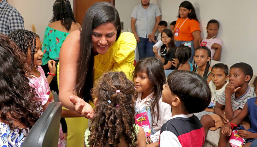 O projeto abrange os alunos do Centro Municipal de Educação Infantil e a Escola Municipal Luiza Machado Miranda