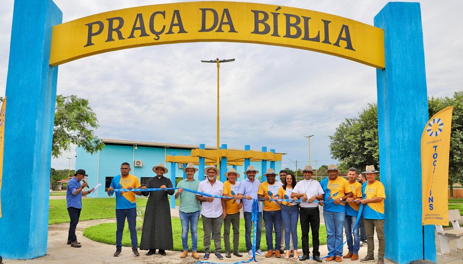 Entrega da revitalização da Praça da Bíblia também fez parte da comemoração dos 33 anos do município (Foto: Antonio Gonçalves)