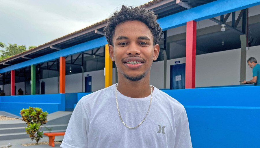 Vinícius Nunes Soares, da 3ª série do ensino médio, falou de sua emoção em estudar na primeira Escola Bilíngue de Surdos do Tocantins