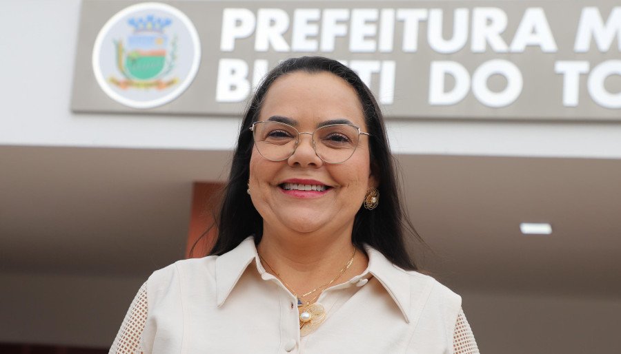 A prefeita de Buriti do Tocantins, Lucilene Brito, agradeceu a parceria do estado com o município (Foto: Esequias Araujo)