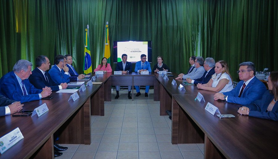 Do Tocantins, também esteve presente no Fórum, a vice-presidente do TJTO, Desembargadora Ângela Prudente