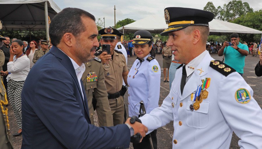 Governador Wanderlei Barbosa entregou medalhas como reconhecimento pelo serviço prestado