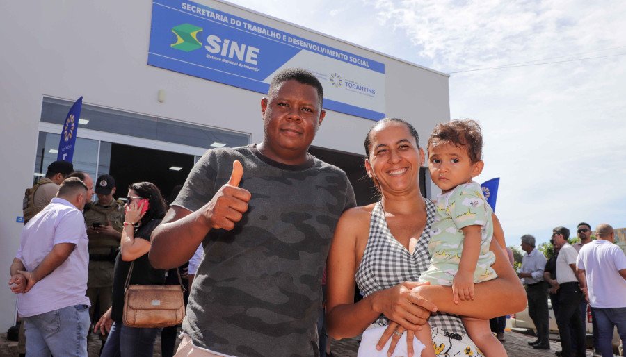 Moradores do distrito há 5 anos, o Luiz Alberto e sua esposa Francinete Bernardo, estão empolgados com a estrutura do Sine de Luzimangues