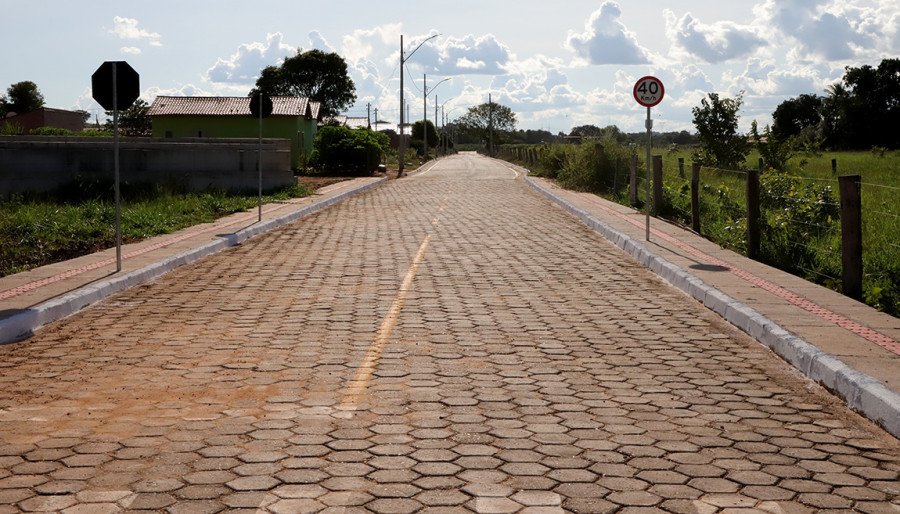 Ruas e avenidas do setor Meu Xodó recebem nova pavimentação em bloquetes (Foto: Márcio Vieira)