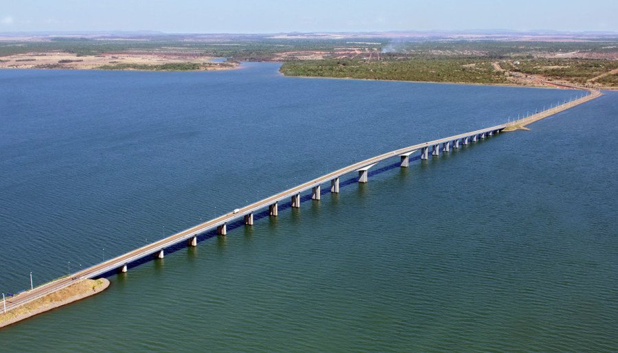 Wanderlei Barbosa, sancionou a Lei que denomina a ponte sobre o Lago de Palmas com o nome de Governador José Wilson Siqueira Campos