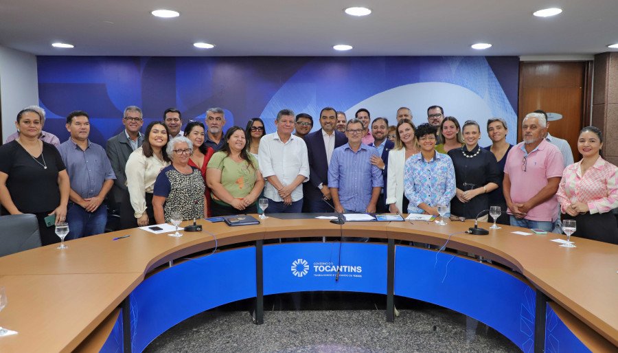 O encontro com os empresários selecionados por meio de chamamento público ocorreu na sala de reuniões do Palácio Araguaia (Foto: Adilvan Nogueira)