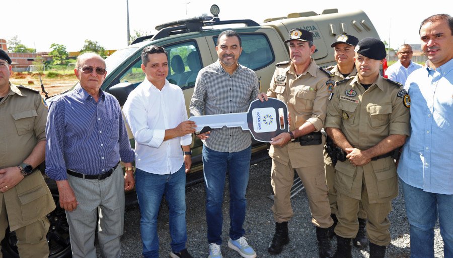 Nova viatura modelo S10, equipada para a Patrulha Rural, sendo entregue ao 2° BPM