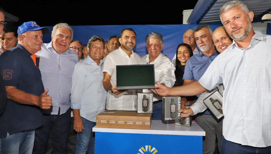 Governador Wanderlei Barbosa e autoridades durante a inauguração da nova sede da Adapec em Paraíso (Foto: Márcio Vieira)