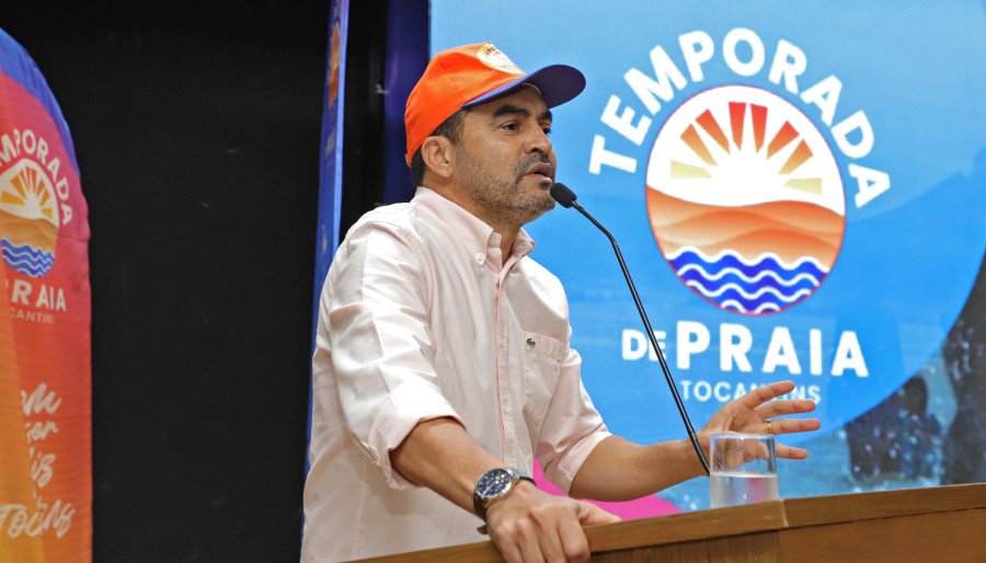 Governador Wanderlei Barbosa discursa durante o lançamento oficial da Temporada de Praia 2024 (Foto: Adilvan Nogueira)