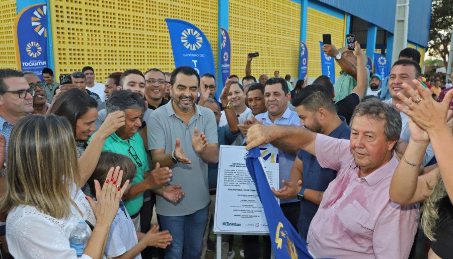 Governador Wanderlei inaugurou o Complexo Poliesportivo José Wilson Siqueira Campos em Tocantínia, acompanhado de autoridades locais