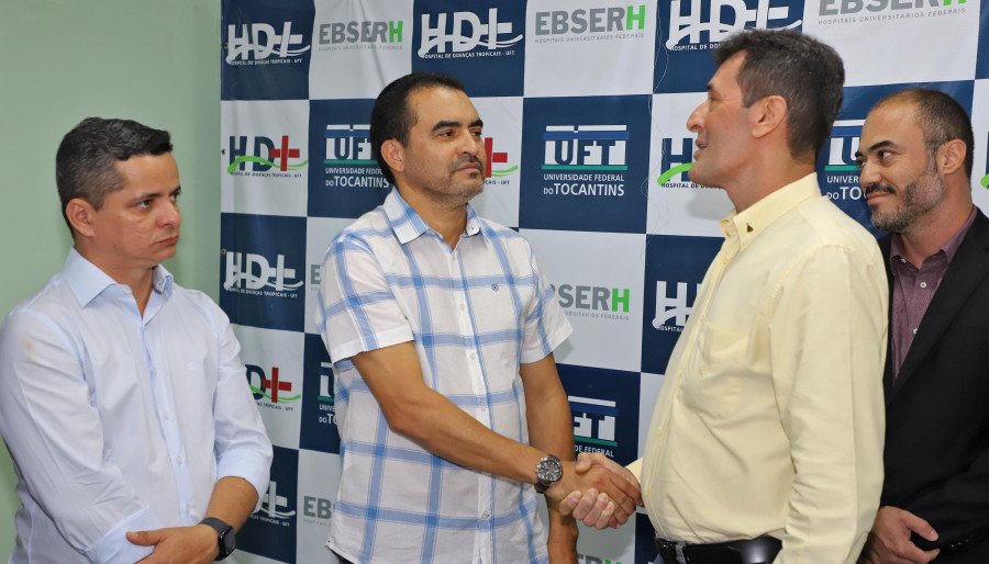 Em Araguaína, governador Wanderlei Barbosa reforça compromisso com hospitais da cidade (Foto: Antonio Gonçalves)