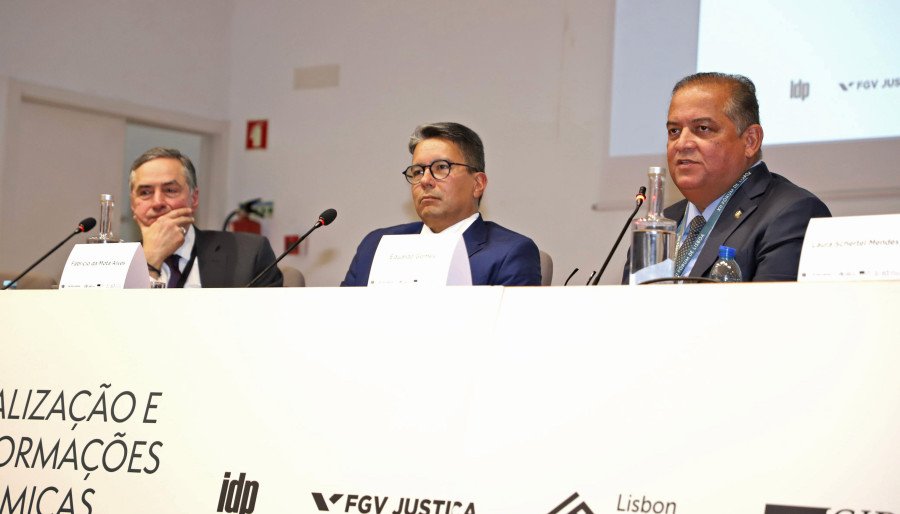 Senador Eduardo Gomes participa do Fórum de Lisboa, discutindo a regulamentação da inteligência artificial no Brasil