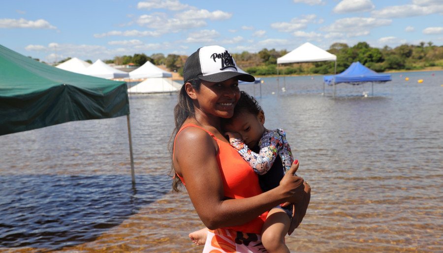 Marineide dos Santos ressaltou que estar na Praia Mirassol é uma experiência confortável com os filhos, pela segurança e estrutura do local