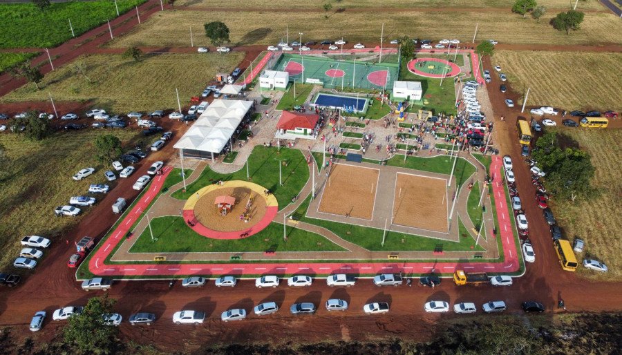 Governador Wanderlei Barbosa inaugurou, em Palmeiras do Tocantins, o Complexo Poliesportivo Municipal Paulo Venicio Caixeta