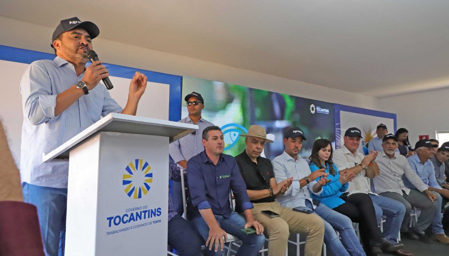 Governador Wanderlei Barbosa celebrando os Avanços na Agricultura do Tocantins com o Ministro da Agricultura e Pecuária, Carlos Fávaro (Foto: Antonio Gonçalves)